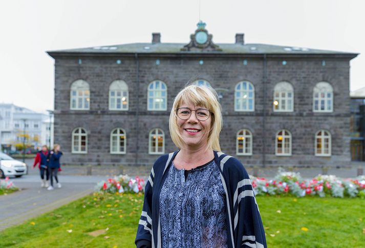 Vigdís var sár þegar gengið var framhjá henni við ráðherraval en er nú sátt sem formaður fjárlaganefndar.