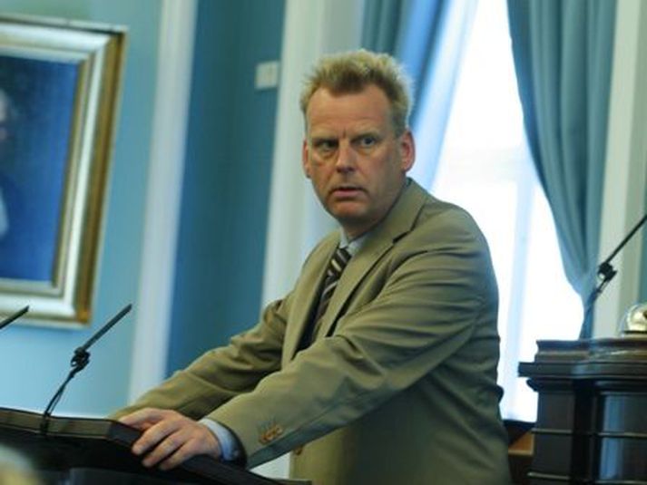 Sigmundur Ernir sleppti 18 holum fyrir umræður um Icesave. 