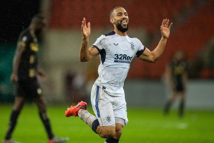 Kemar Roofe fagnar marki sínu með Rangers liðinu í gærkvöldi.