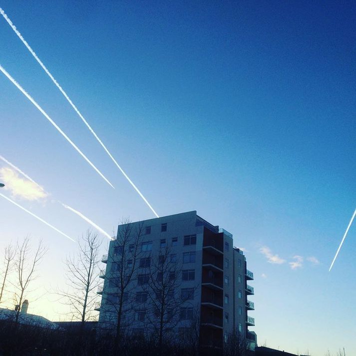 Reikna má með 700 vélar fari um íslenska flugstjórnarsvæðið um helgina og margar þeirra fara um suðvesturhornið vegna hagstæðra vinda.