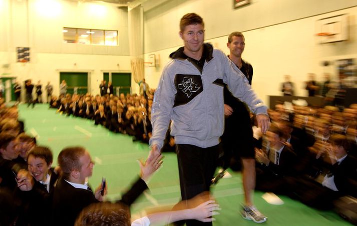 Gerrard getur einbeitt sér að fyrirsætustörfum á fimmtudag ef hann vill.