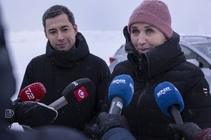Mette Frederiksen heimsótti Grænland og þáverandi landstjórnarformann Múte B. Egede árið 2022.