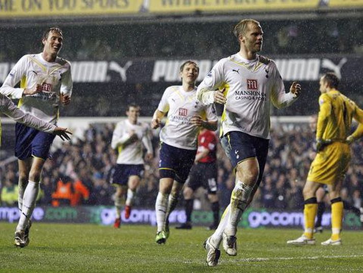 Eiður fagnar marki gegn Fulham á dögunum.