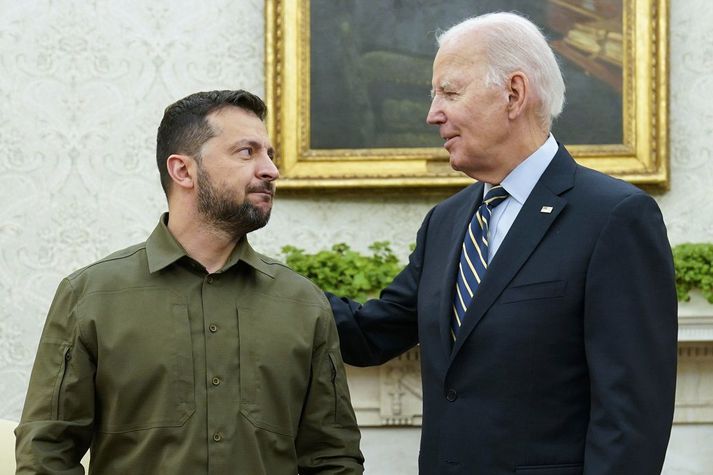 Joe Biden og Vólódímír Selenskí, forsetar Bandaríkjanna og Úkraínu.
