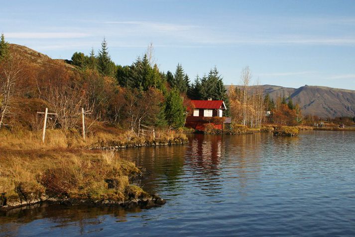 Sumarhús við Þingvallavatn. Athugið að myndin er úr safni.