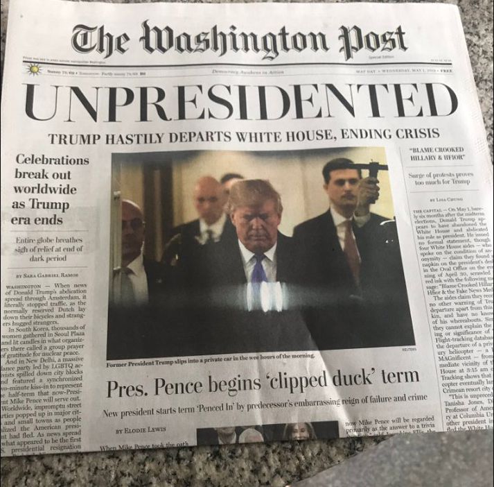 Falska blaðið er nauðalíkt hinni sönnu útgáfu Washington Post.