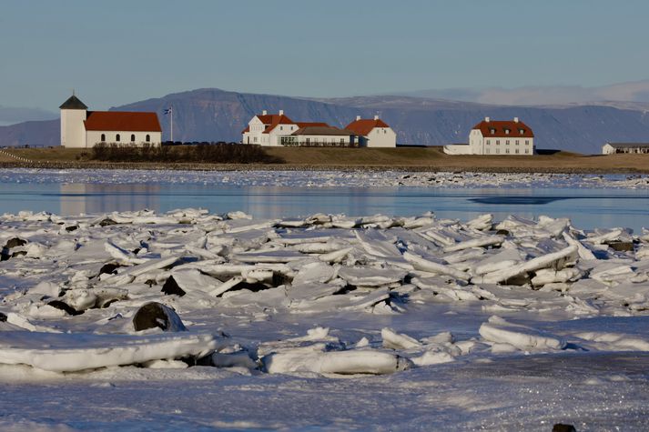 Frost verður á bilinu núll til fimm stig yfir daginn. 