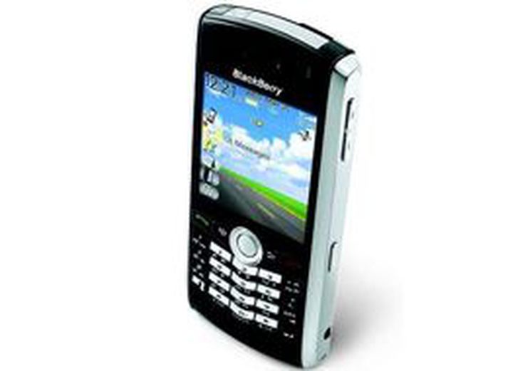 Nýjasta viðbótin í línu BlackBerry-farsíma heitir Pearl og er á stærð við venjulegan GSM-síma.