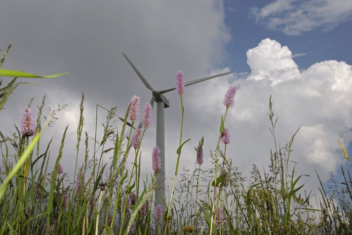 Vindmyllur á borð við þessa munu nú í auknum mæli sjá Svisslendingum fyrir orku.