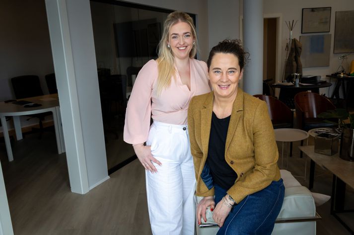 Helena Jónsdóttir sálfræðingur og Hilja Guðmundsdóttir mannauðsráðgjafi hjá Mental ráðgjöf segja miklar fjarvistir starfsfólks vegna veikinda benda til þess að það sé stjórnendavandi á vinnustaðnum. 