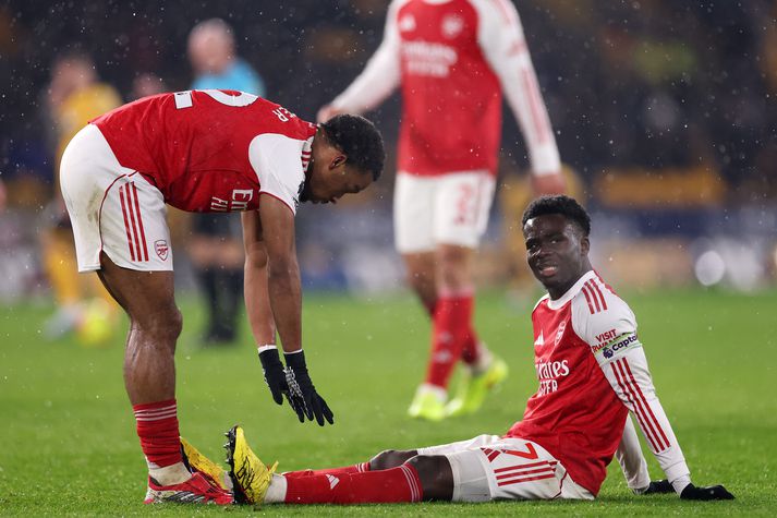 Bukayo Saka fór meiddur af velli í leiknum í kvöld. 