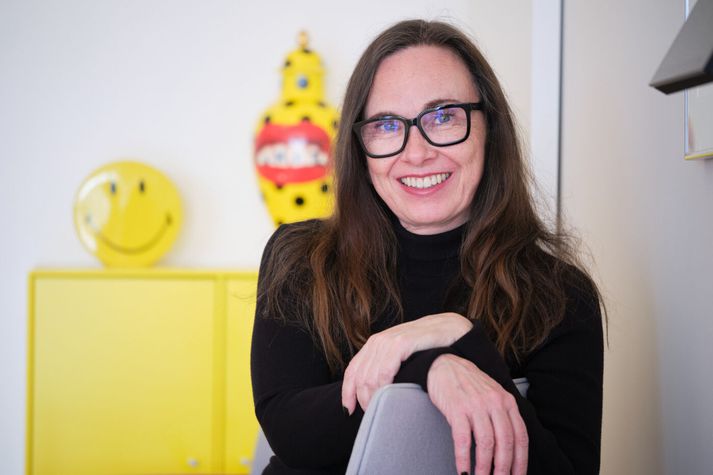 Rithöfundurinn og verkfræðingurinn Yrsa Sigurðardóttir ræddi við blaðamann um langan og skemmtilegan ferilinn, lífið og nýja sjónvarpsseríu byggða á bók hennar.