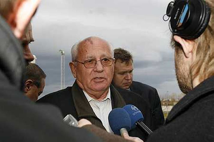 Gorbachev á Íslandi á síðasta ári -með vörumerkið fræga.