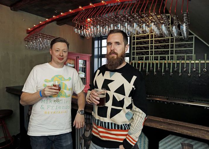 Haukur Heiðar Leifsson, rekstrarstjóri Mikkeller&Friends fékk sér í aðra tánna í tilefni opnunarinnar. 