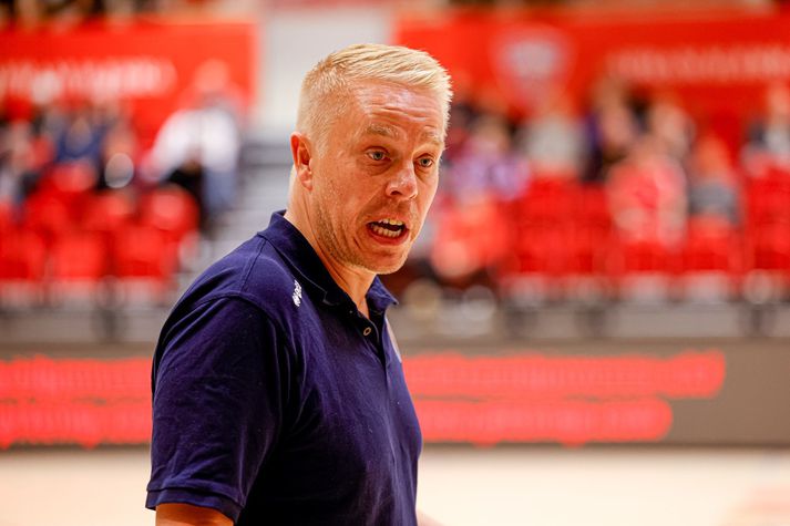 Einar Jónsson er orðinn þreyttur á að sjá hvert dauðafærið á fætur öðru fara í súginn.