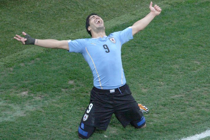Luis Suárez í leik Úrúgvæ og Englands.