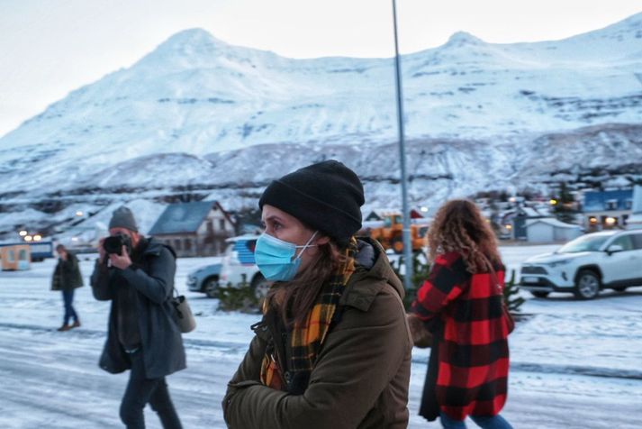 Katrín Jakobsdóttir fyrir austan nú í morgun. Lögregla hefur brugðist við hótunum sem henni hafa borist og er viðkomandi nú í haldi lögreglunnar.