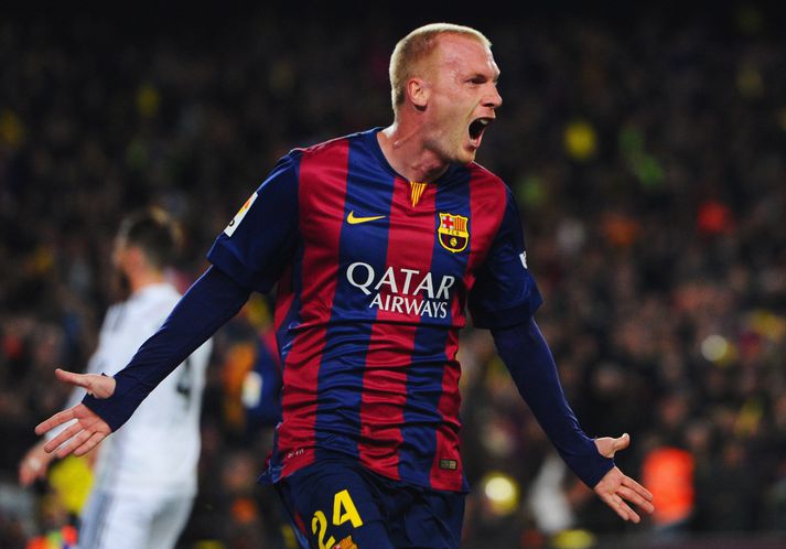 Jérémy Mathieu fagnar marki í leik með Barcelona.