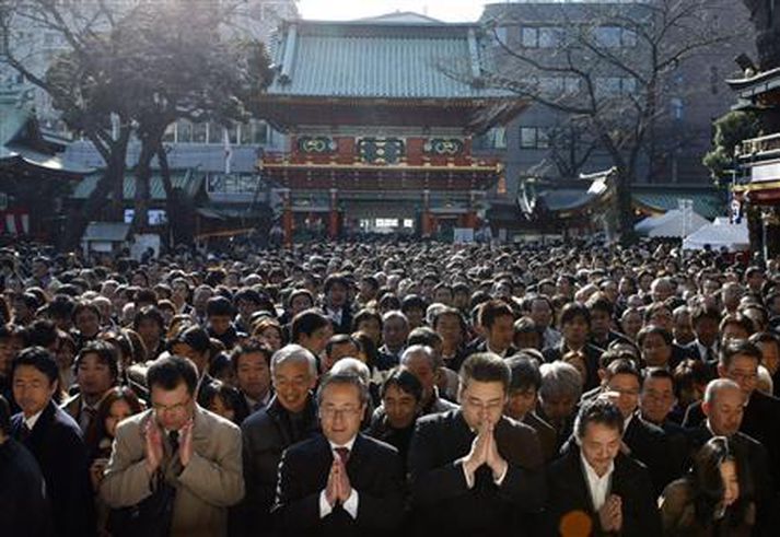 Mammon eirir engum. Í Japan heitir hann hins vegar Ebisu-Sama.