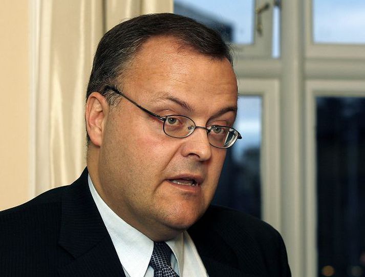 Gylfi Magnússon situr fyrir svörum á fundi þingflokks Samfylkingar í dag.
fréttablaðið