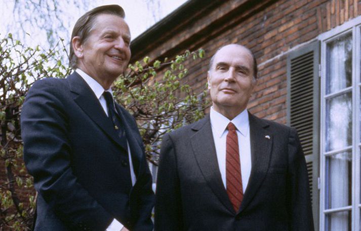 Olaf Palme ásamt François Mitterrand, þáverandi forseta Frakklands, í heimsókn þess síðarnefnda til Svíþjóðar árið 1984. Mynd/afp