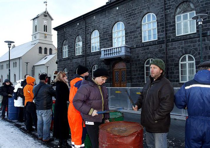 Núna standa yfir nefndadagar á Alþingi en þá er stíft fundað í hinum ýmsu nefndum þingsins. Vera má að stjórnarformenn Arion banka og Íslandsbanka verði kallaðir fyrir viðskiptanefnd til að ræða laun bankastjóra.Fréttablaðið/GVA