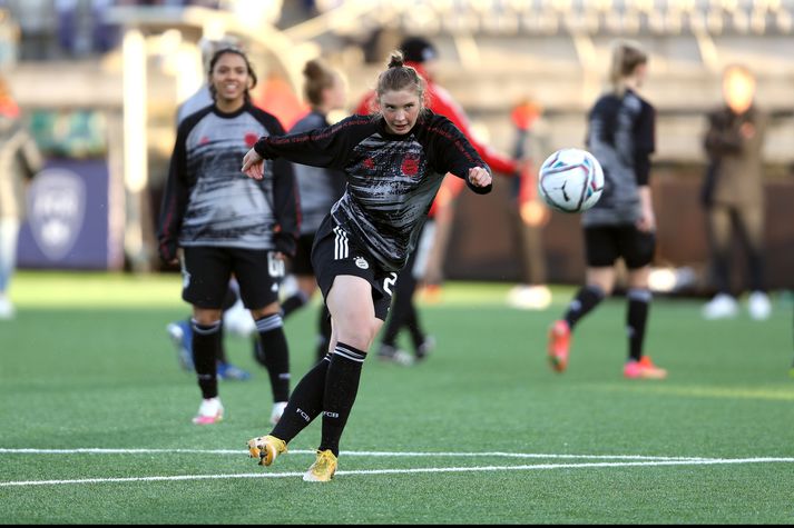 Karólína Lea Vilhjálmsdóttir er komin í þriðju umferð þýska bikarsins ásamt Bayern München eftir 6-0 stórsigur gegn SV 07 Elversberg.