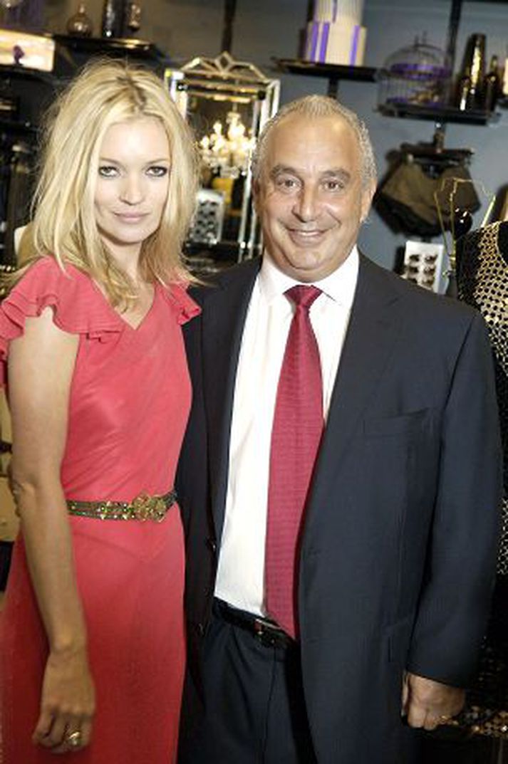 Hér er auðkýfingurinn ásamt Kate Moss en lína hennar fyrir Topshop er einnig framleidd í verksmiðjunum í Asíu.