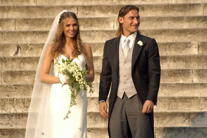 Francesco Totti og Ilary Blasi á giftingardaginn 2005.