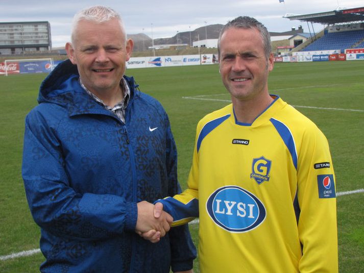 Robbie Winters og Þorsteinn Gunnarsson, framkvæmdastjóri Grindavíkur,
