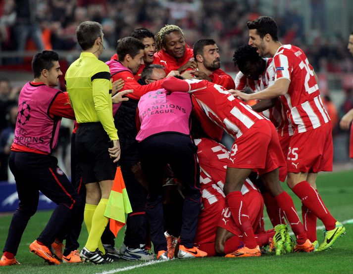 Leikmenn Olympiakos fagna marki.