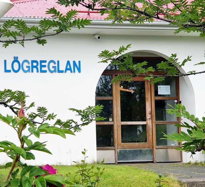 Rannsókn á tildrögum slyssins er í höndum lögreglunnar á Suðurlandi.