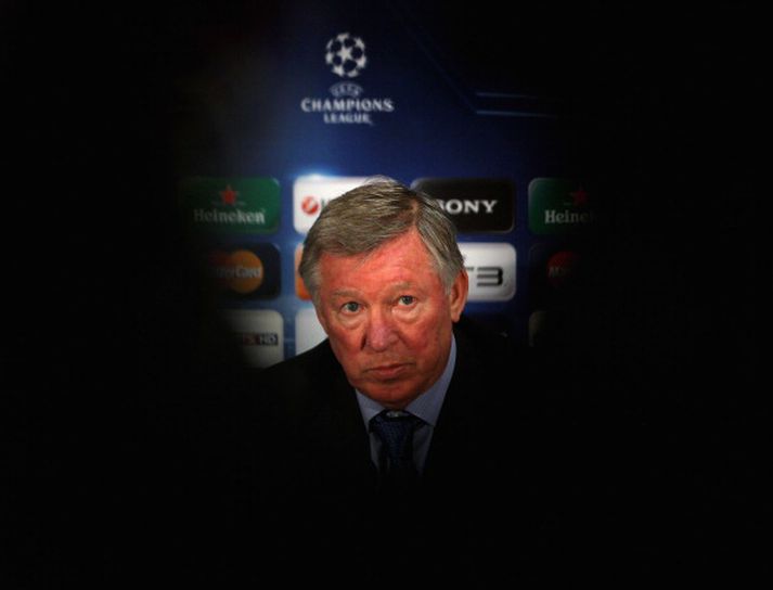Sir Alex Ferguson er einn þeirra sem hafa gagnrýnt hve margir stórviðburðir fara fram í London um helgina.