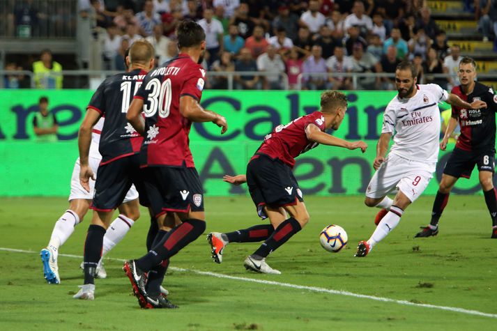 Higuain skorar markið í kvöld.