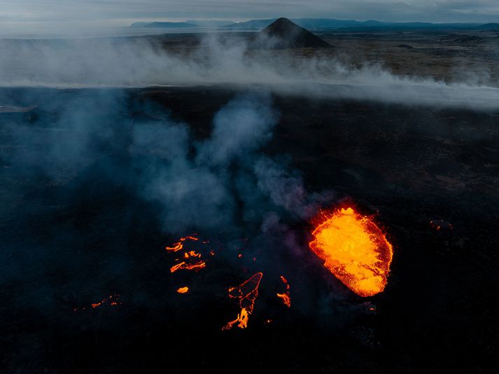 Gosið var tilkomumikið á meðan það stóð yfir en því virðist lokið, að minnsta kosti í bili.