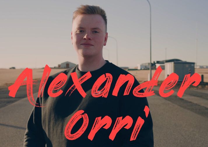 Alexander Orri er úr Reykjanesbæ og er þriðji flytjandinn sem er kynntur til sögunnar í Skúrnum.