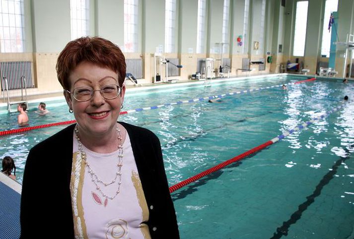 Katrín Irvin hefur nú hækkað hitastigið á gufubaðinu í Sundhöll Reykjavíkur en Eiríkur Jónsson hafði kvartað undan hitastiginu á blogginu sínu.