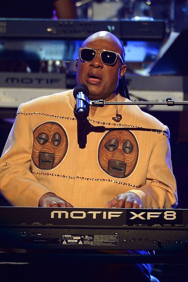 Stevie Wonder segist ætla gefa út tvær plötur á næsta ári.