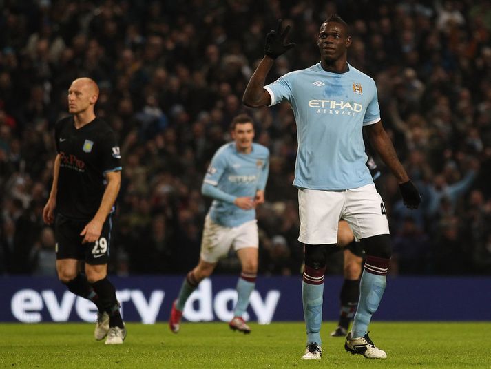 Smá bros hjá Mario Balotelli.