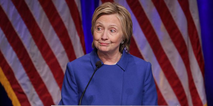 Hillary Clinton er jafn glæsileg hvort sem hún er máluð eða ekki.