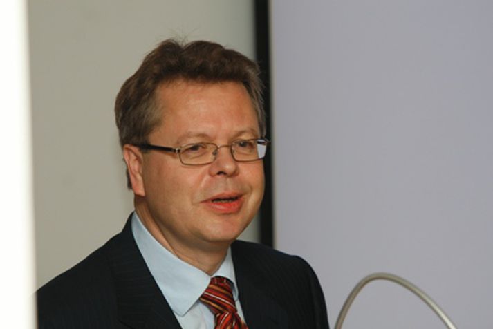 Margir spá því að Már Guðmundsson verði skipaður í embætti seðlabankastjóra. Hann og Arnór Sighvatsson eru metnir hæfastir.
