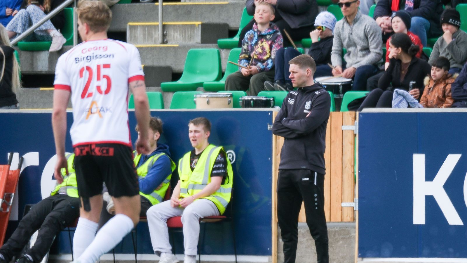 Aftur­elding á toppinn eftir stór­sigur á Fylki