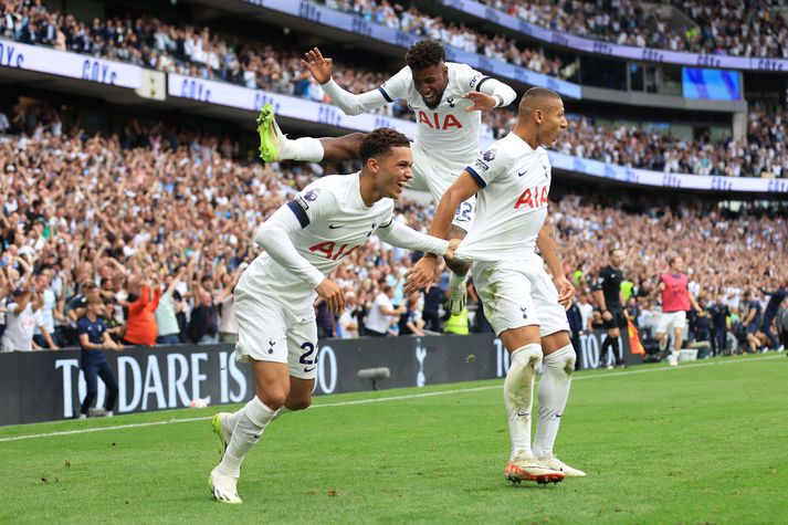 Leikmenn Tottenham fagna.