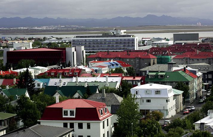 Drengurinn var að hjóla heim til sín þegar maðurinn bað hann um að ræða við sig.