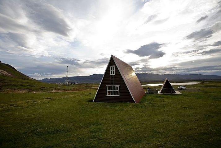 Umhverfismat fyrir virkjanir að Þeistareykjum og álver á Bakka verður auglýst síðar í mánuðinum. Eftir á að bora tvær rannsóknarholur á svæðinu.
mynd/völundur jónsson