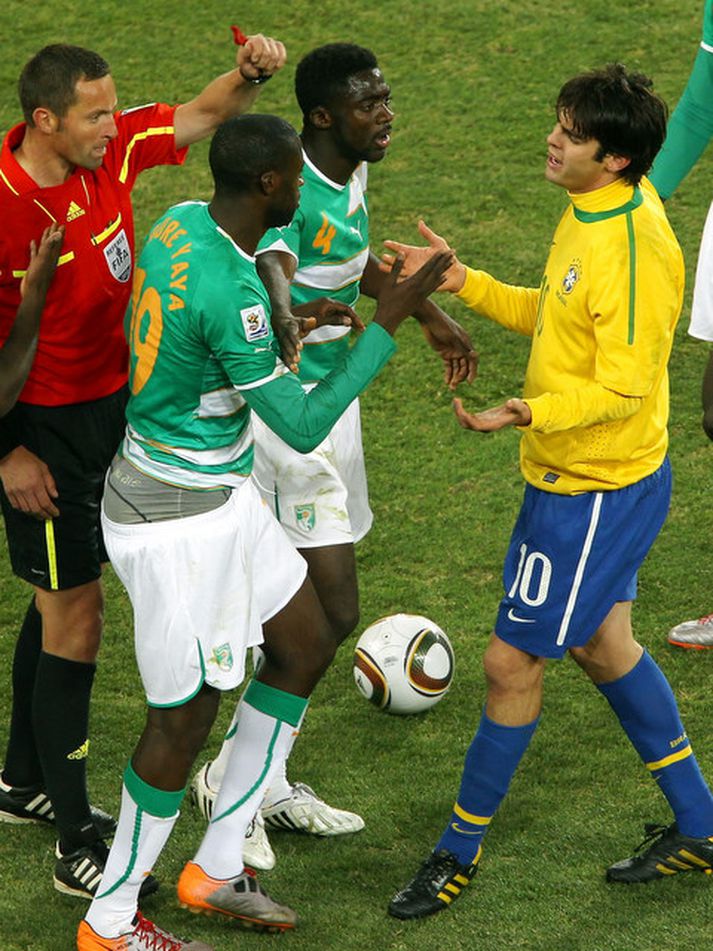 Yaya Toure og bróðir hans Kolo Toure láta Kaka heyra það á HM.