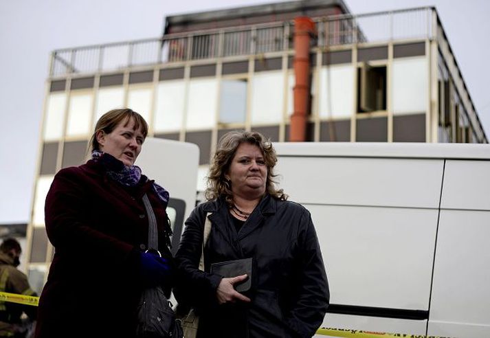 Hildigunnur Rúnarsdóttir stjórnarformaður og Sigfríður Björnsdóttir starfsmaður óttuðust að ómetanlegur skaði hefði hlotist af eldinum.
fréttablaðið/valli