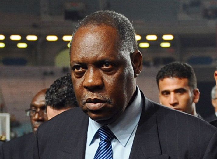 Issa Hayatou frá Kamerún þykir afar umdeildur.