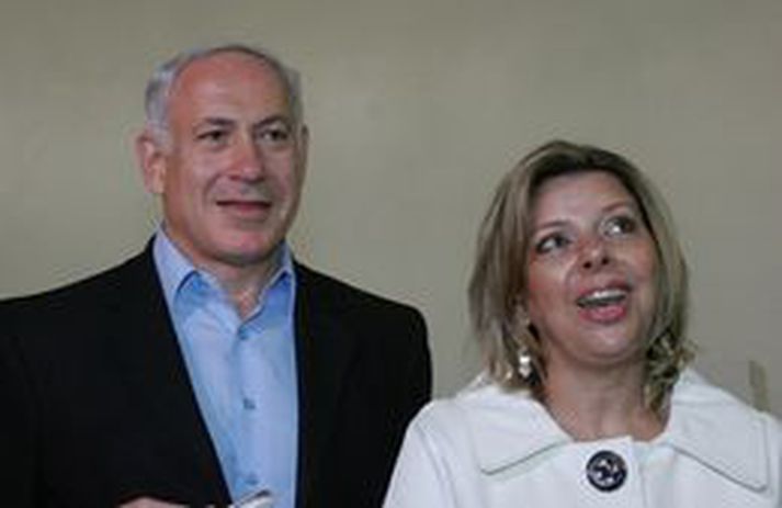Benjamin Netanyahu ásamt eiginkonu sinni. MYND/AFP