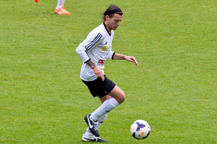 Louis Tomlinson, söngvari One Direction, í góðgerðarleik á dögunum.